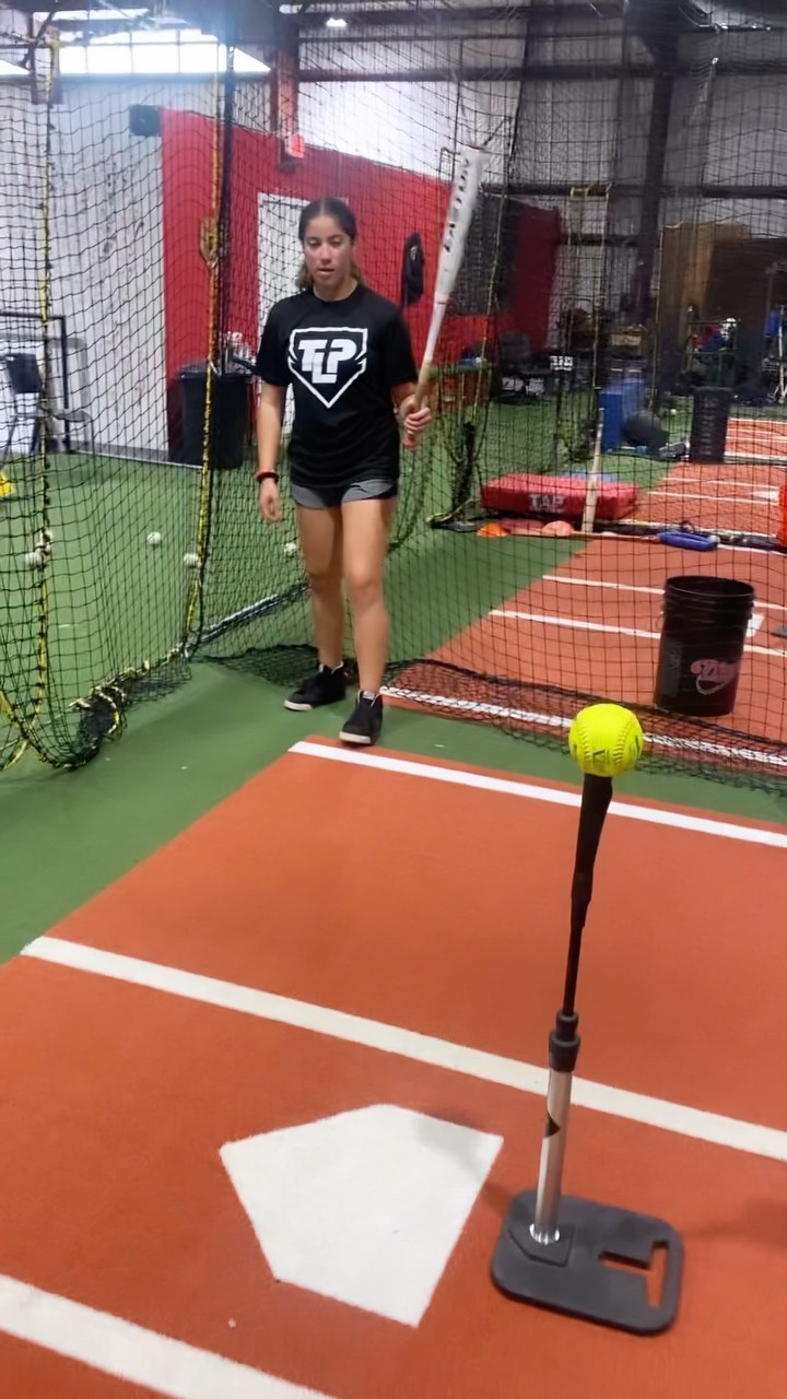 🤖 dOn’T bE a RoBoT 🤖
Too many coaches are making players robots out here. This drill helps with being free and staying loose… keep it athletic and let it go! Most of the time your mechanics work themselves out when you stay free and try to do damage to the ball. Work in progress for everyone but don’t be a 🤖 Coaches want athletes 💯 @gav_w11 
#fyp#reels#baseballdrills#softballdrills#hittingdrills#coachinglife#trainer#drills#athlete