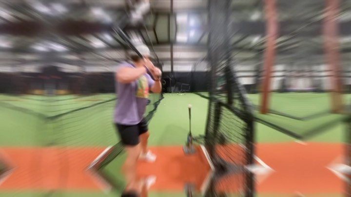 This is a good warm up drill that  helps with having good direction on the ball! Even off the tee with your regular swing you shouldn’t go crazy, take your time and understand what you are trying to accomplish. It makes no sense to get in a cage and go crazy, instead connect the mind and body! The result of the ball will tell you everything. Get after it this year! 
#baseball#softball#drills#baseballdrills#softballdrills#coach#trainer#lifestyle#baseballlife#softballlife#sports#baseballcoach#softballcoach#mlb#collegebaseball#collegesoftball#bhfyp#baseballplayers#softballplayers#mlbnetwork#topps#beisbol#baseballnews